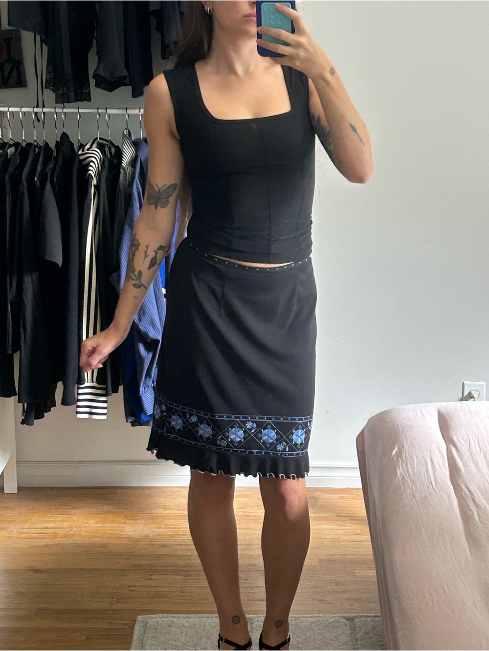 VINTAGE embroidered midi skirt - Picture 2 of 4